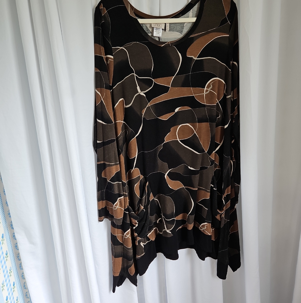3 For $13.00! LOGO Lori Goldstein Abstract Print Tunic Top Sharkbite Hem Boho